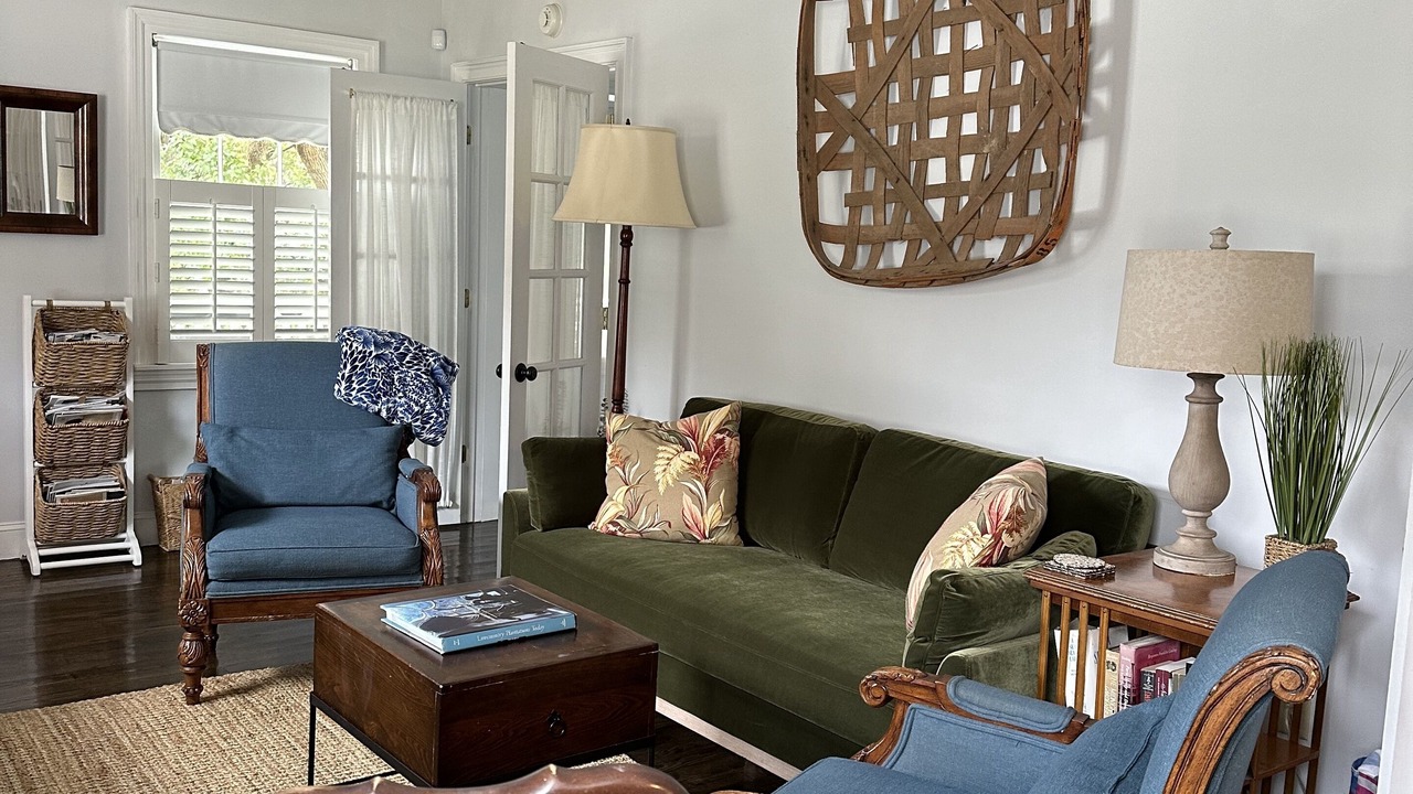 Photo of Livingroom in Downtown
