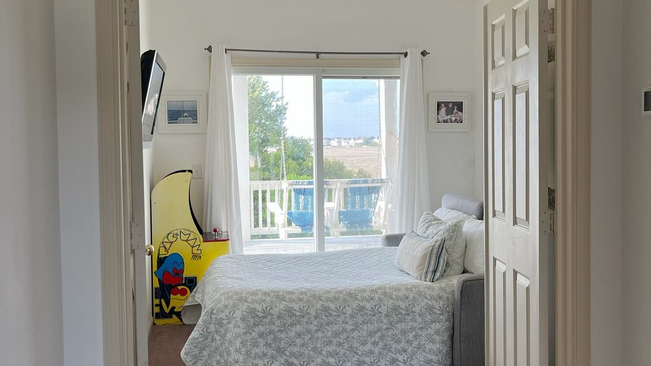 Photo of Bedroom in Manteo