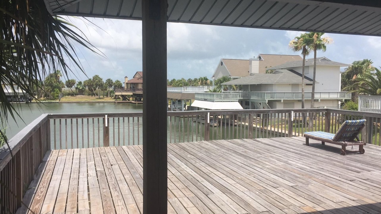 Photo of Patio Balcony in Jamaica Beach
