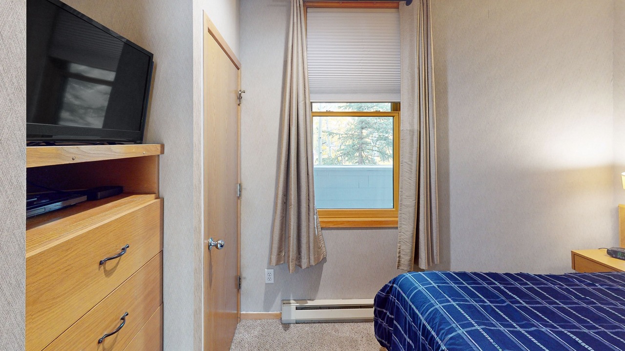 Photo of Bedroom in River Run