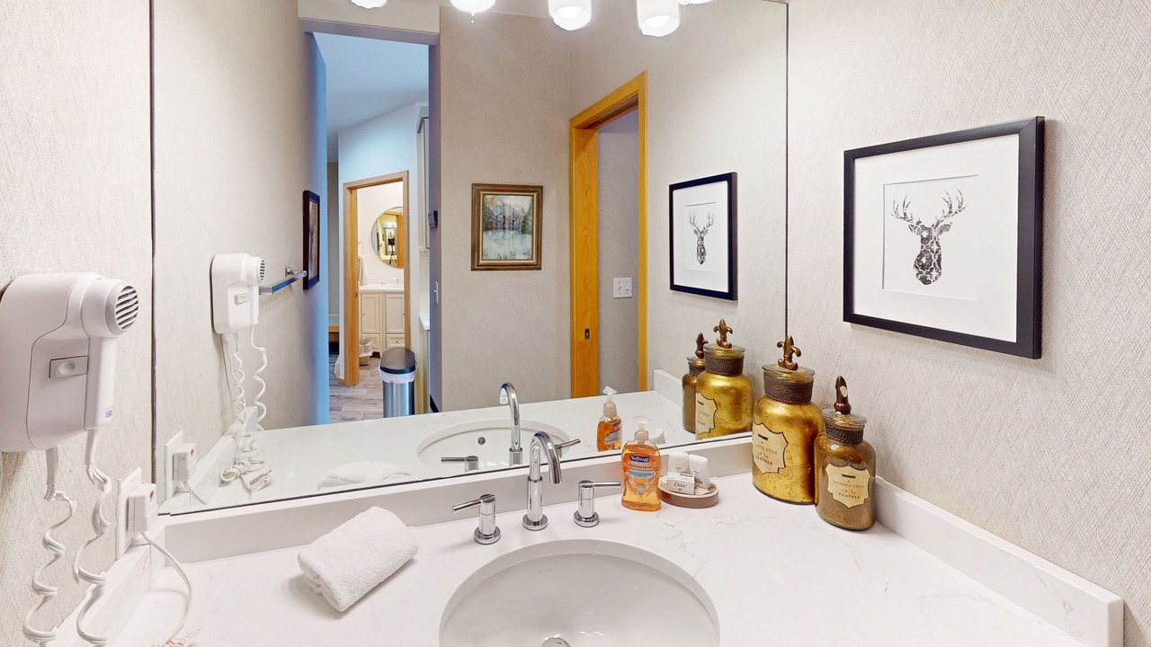 Photo of Bathroom in River Run