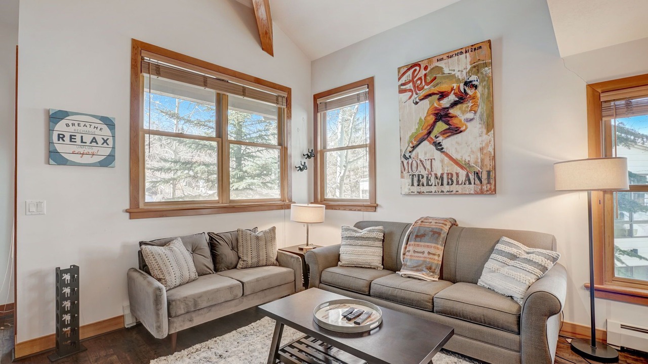 Photo of Livingroom in Deer Valley