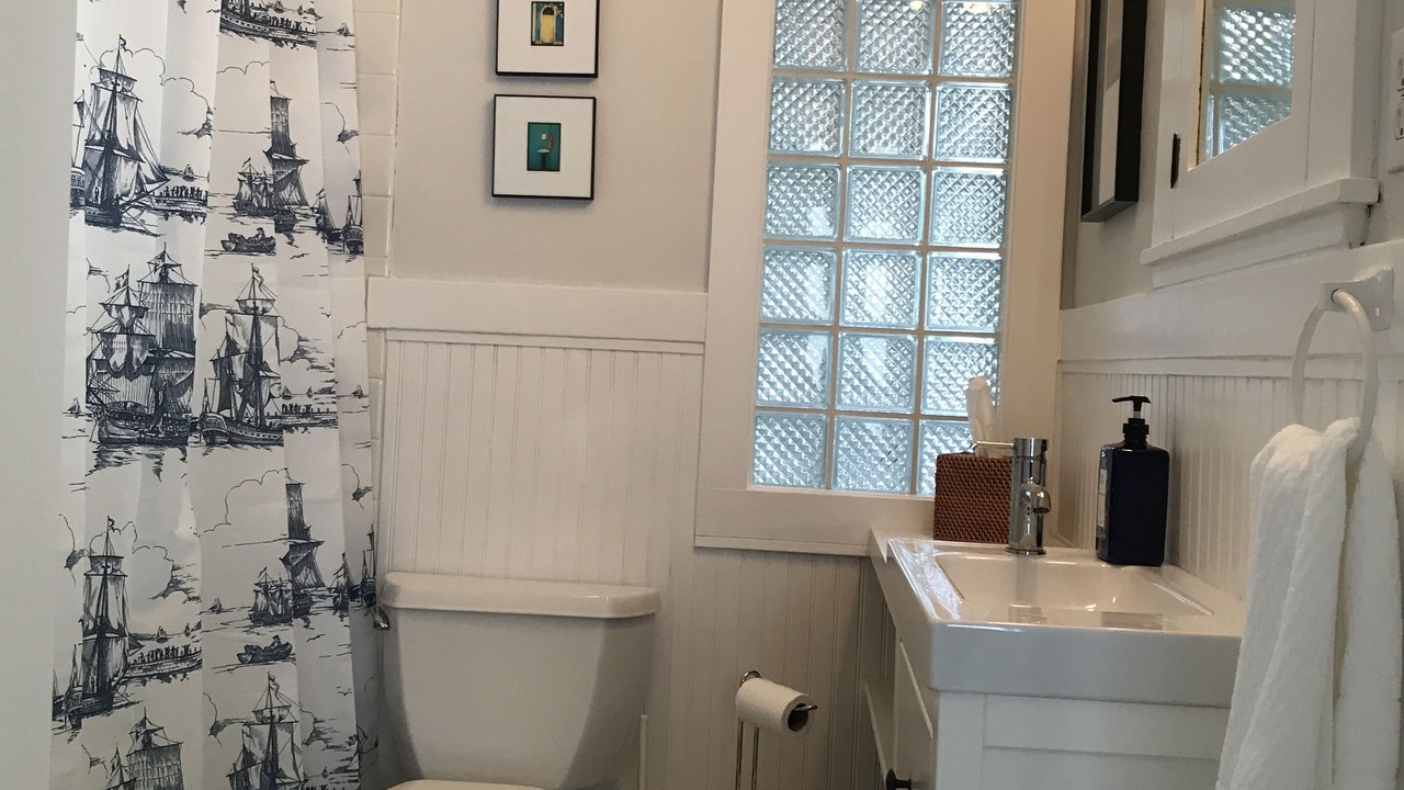 Photo of Bathroom in Alki