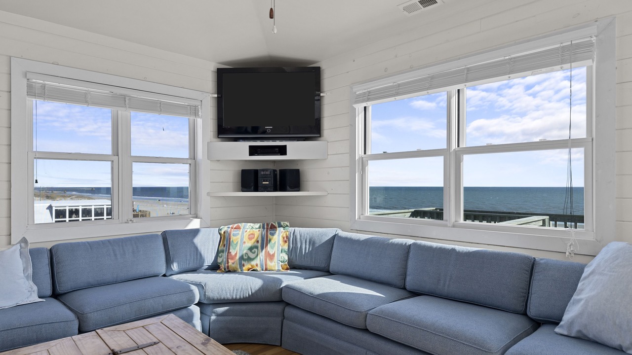 Photo of Livingroom in Atlantic Beach