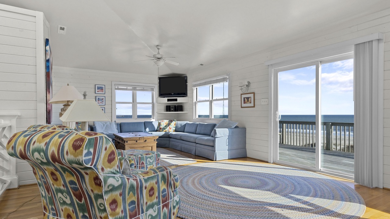 Photo of Livingroom in Atlantic Beach