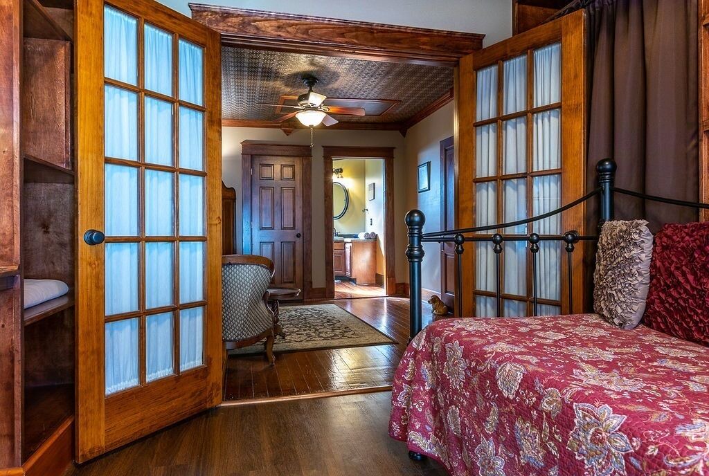 Photo of Bedroom in Nelsonville