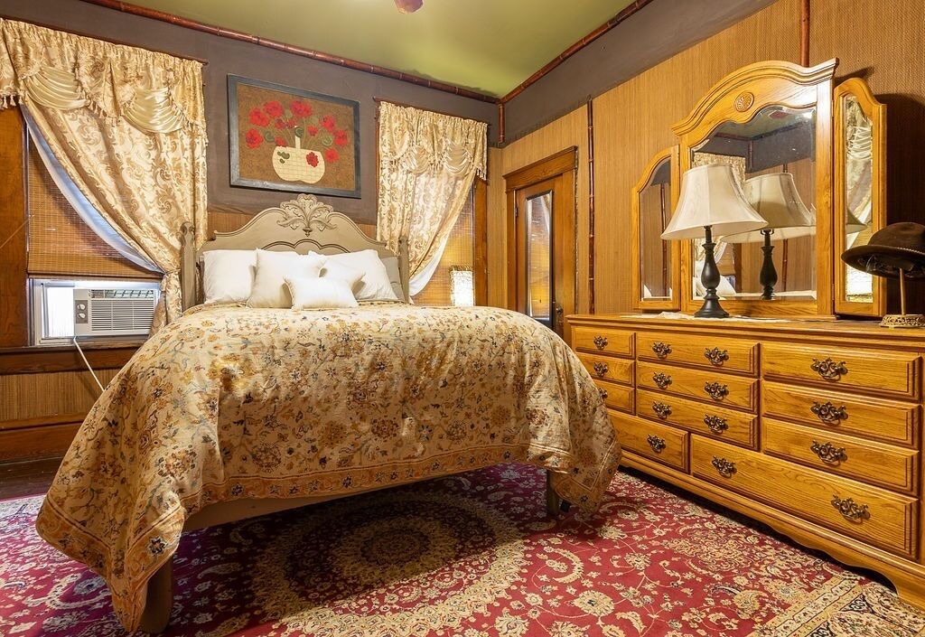 Photo of Bedroom in Nelsonville