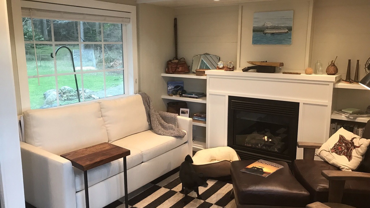 Photo of Livingroom in Doe Bay