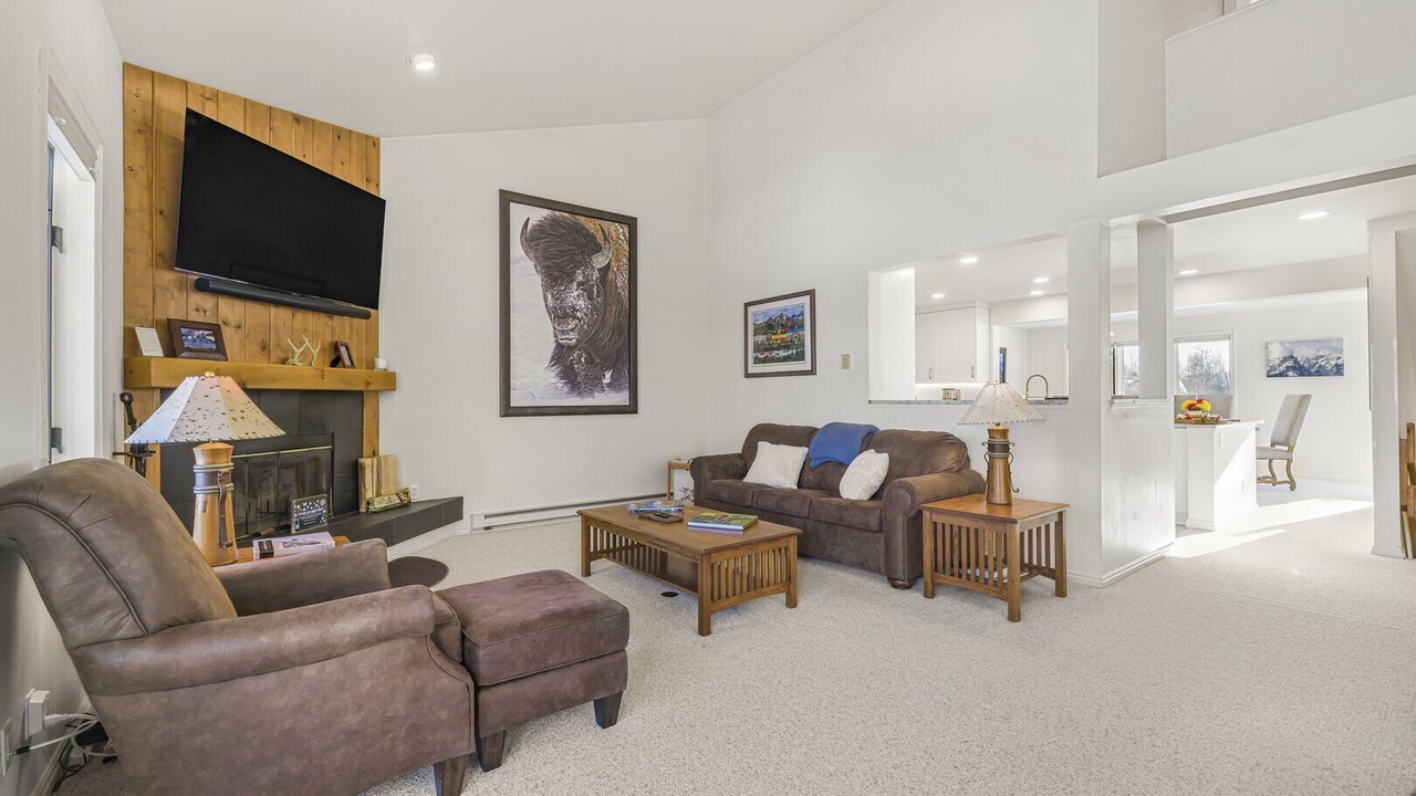 Photo of Livingroom in Teton Pines