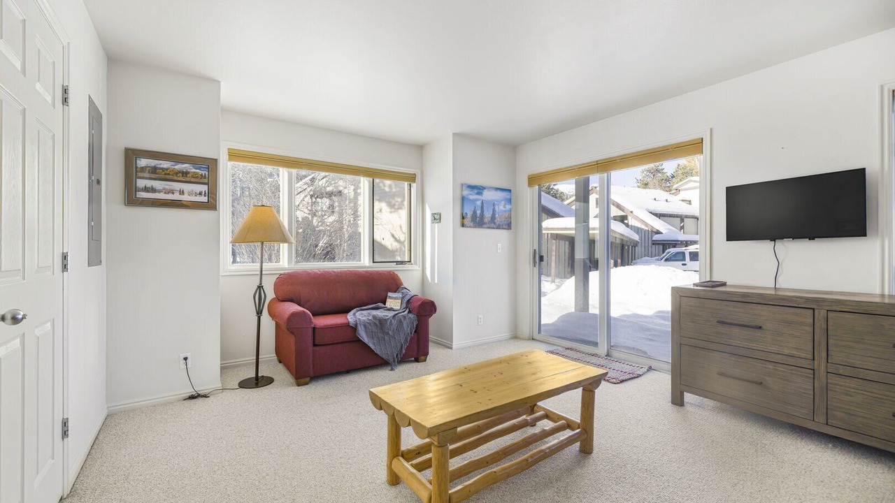 Photo of Livingroom in Teton Pines