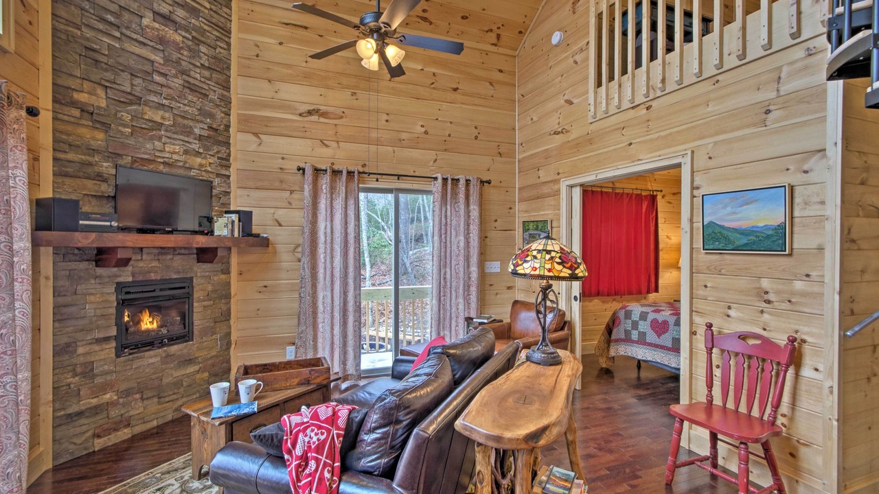 Photo of Livingroom in Bryson City