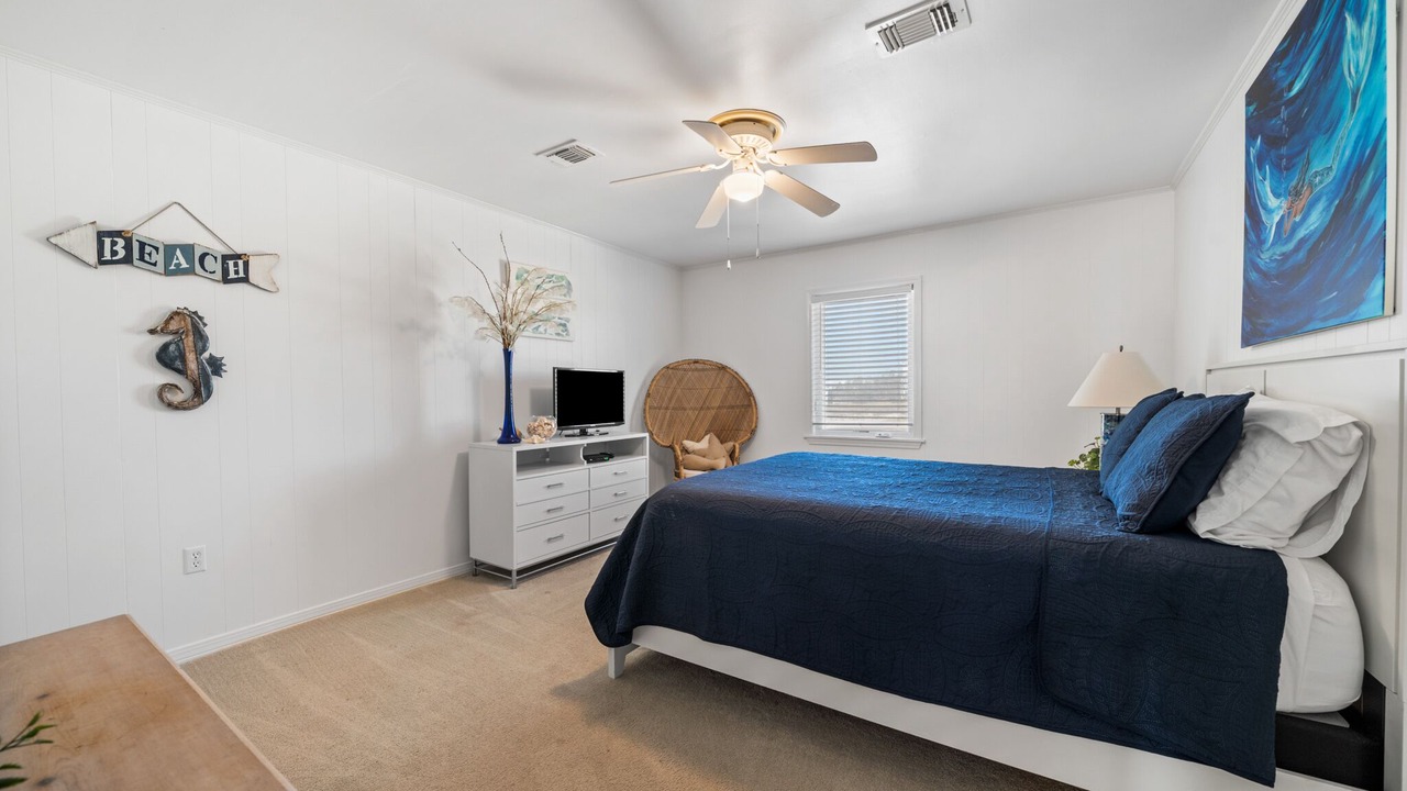 Photo of Bedroom in Surf Side Shores