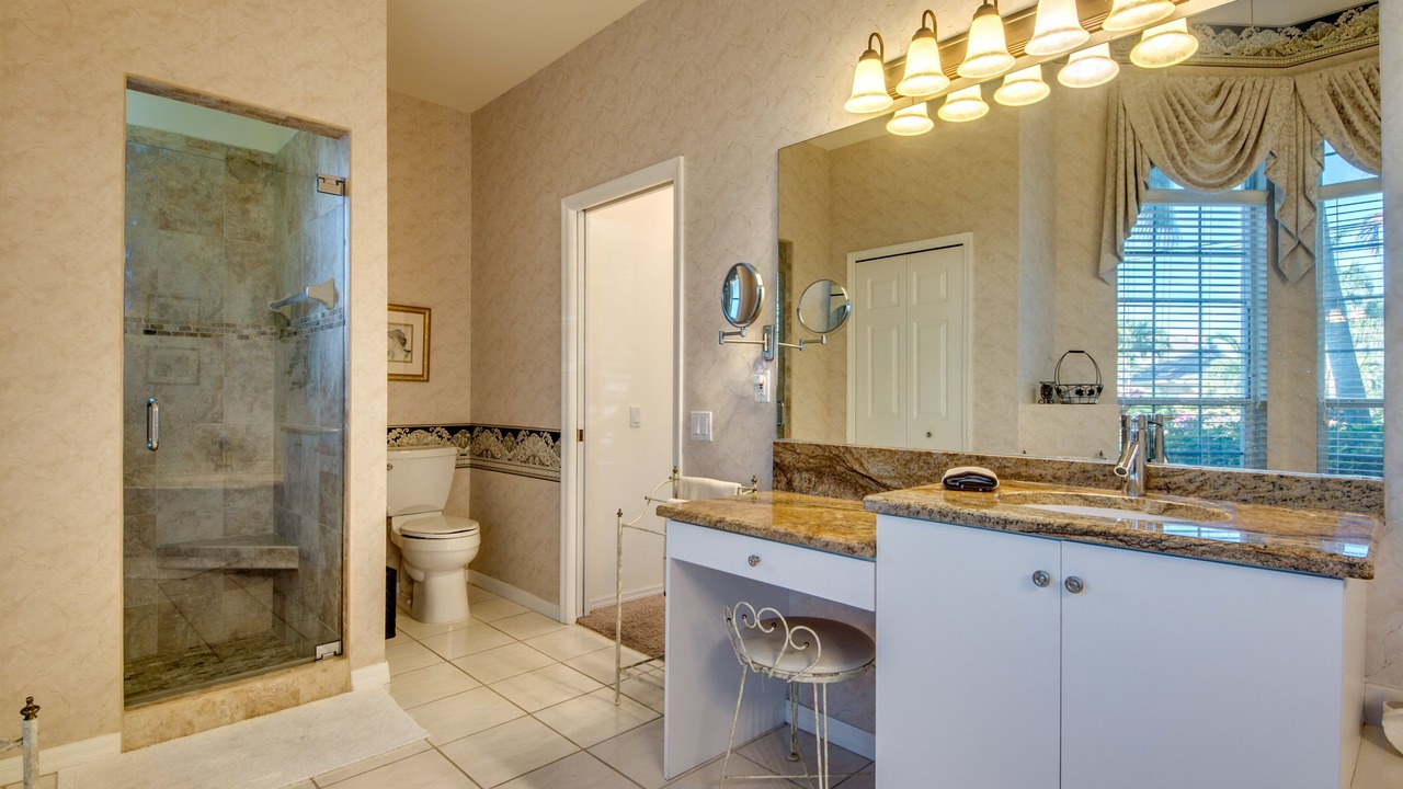 Photo of Bathroom in Pelican
