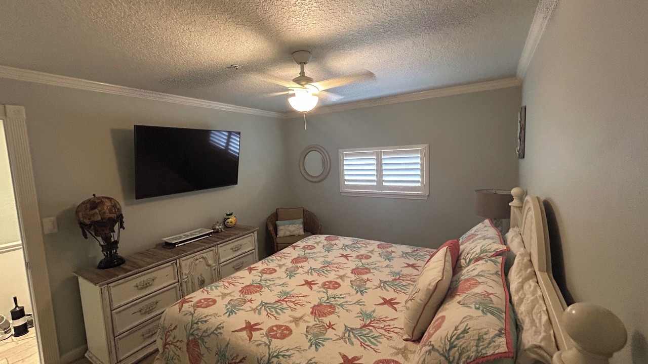 Photo of Bedroom in Crystal Beach