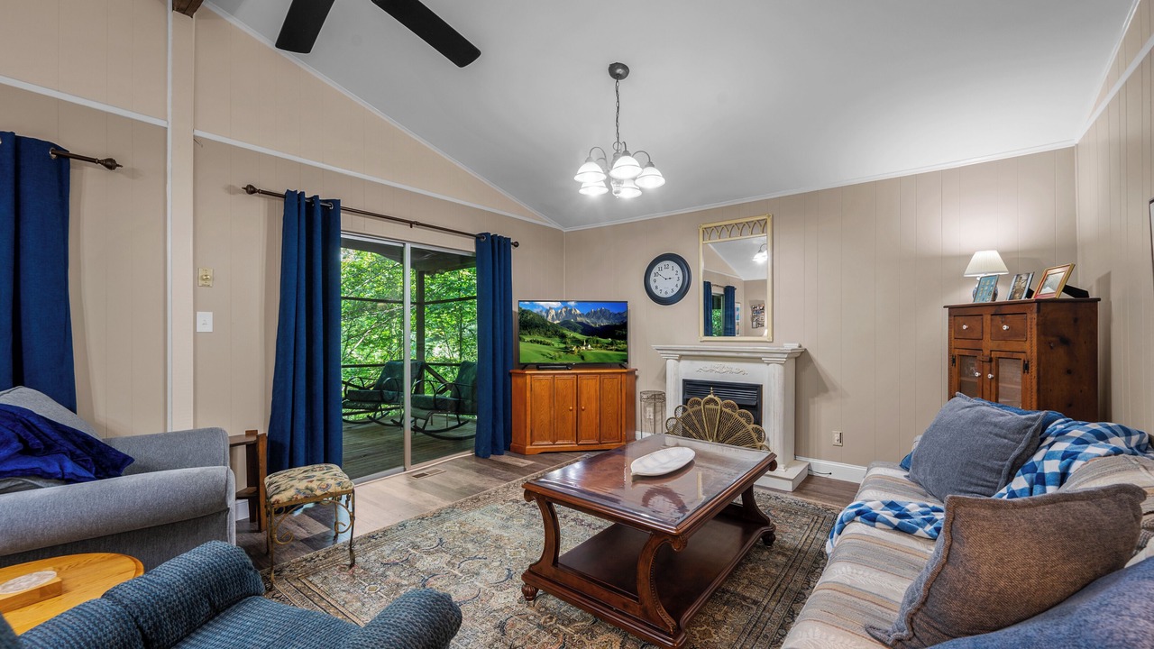 Photo of Livingroom in Townsend
