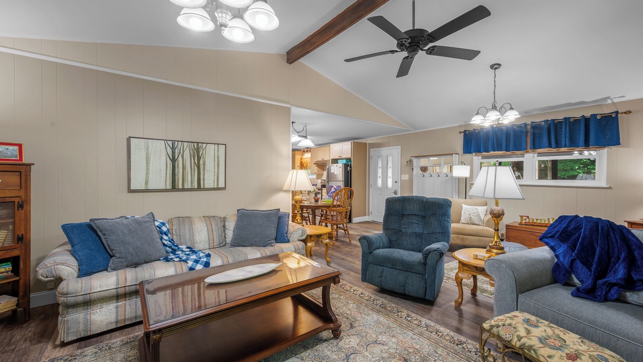 Photo of Livingroom in Townsend