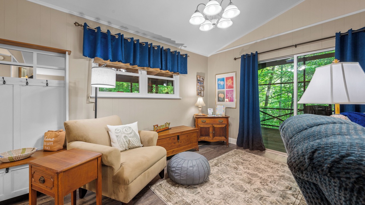Photo of Livingroom in Townsend
