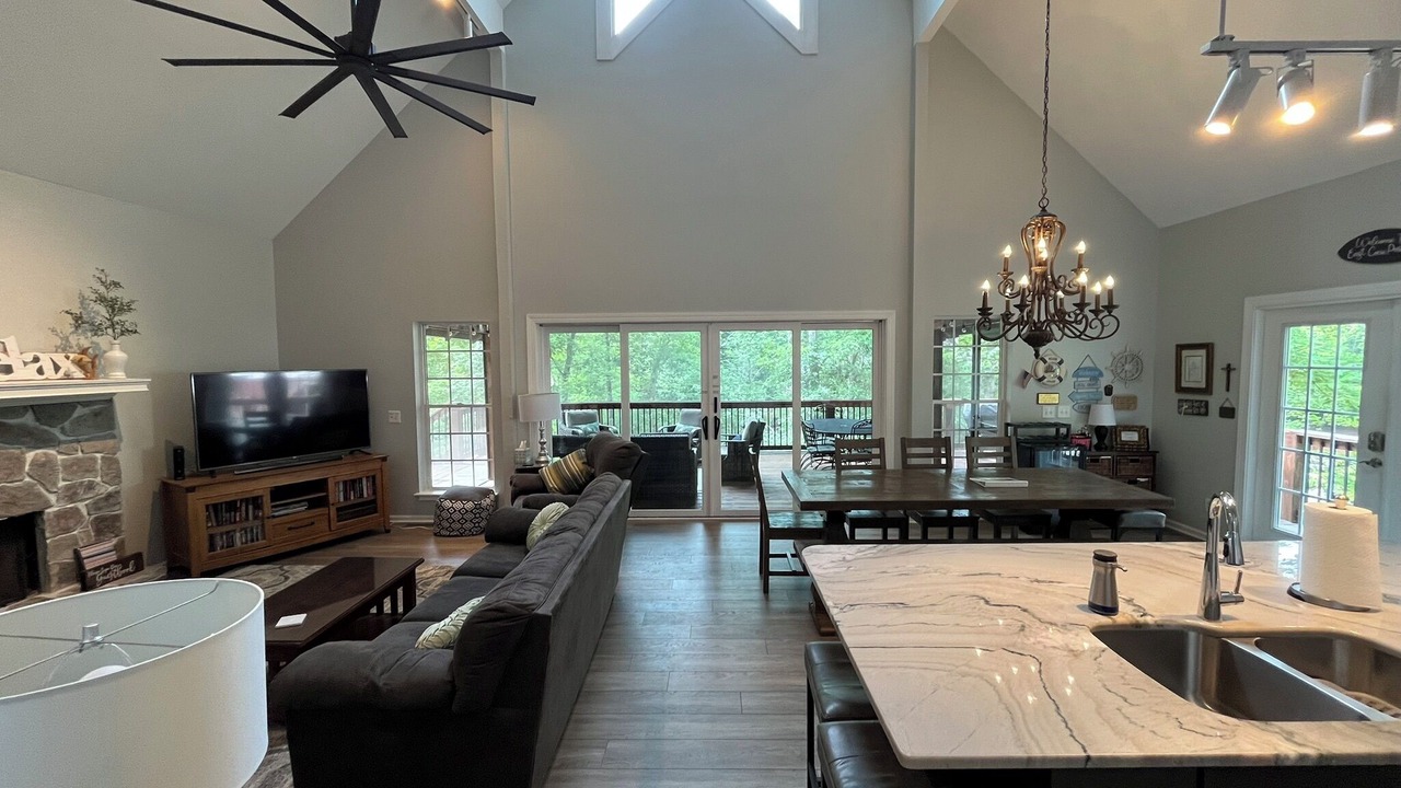 Photo of Livingroom in Six Mile