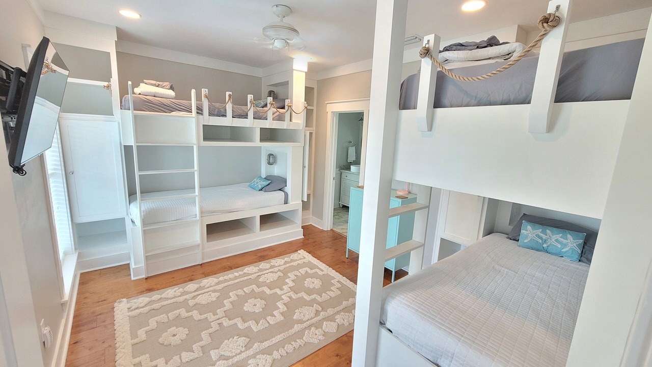 Photo of Bedroom in Seacrest Beach
