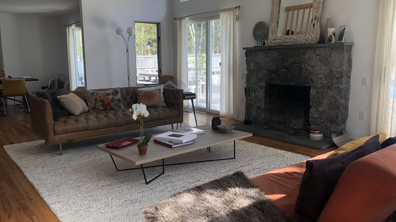 Photo of Livingroom in East Hampton North