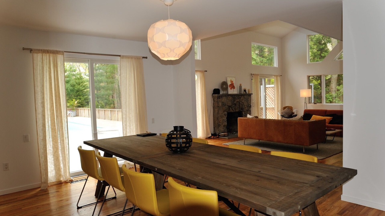 Photo of Livingroom in East Hampton North