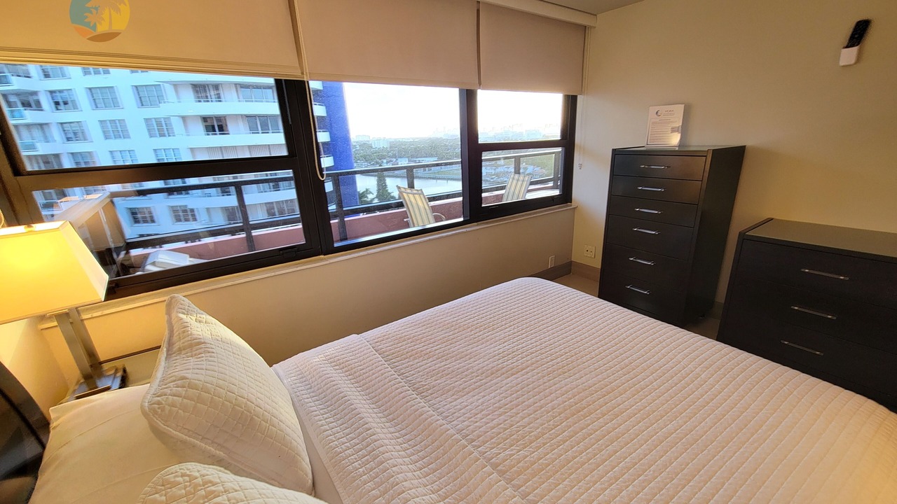 Photo of Bedroom in Mid Beach