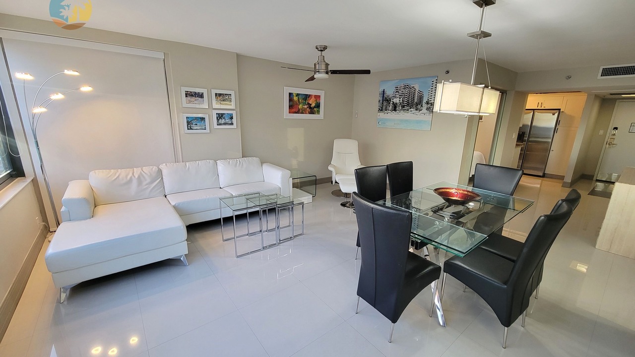 Photo of Livingroom in Mid Beach