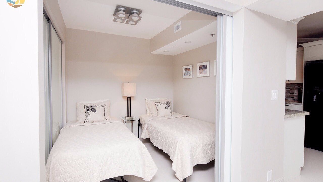 Photo of Bedroom in Mid Beach