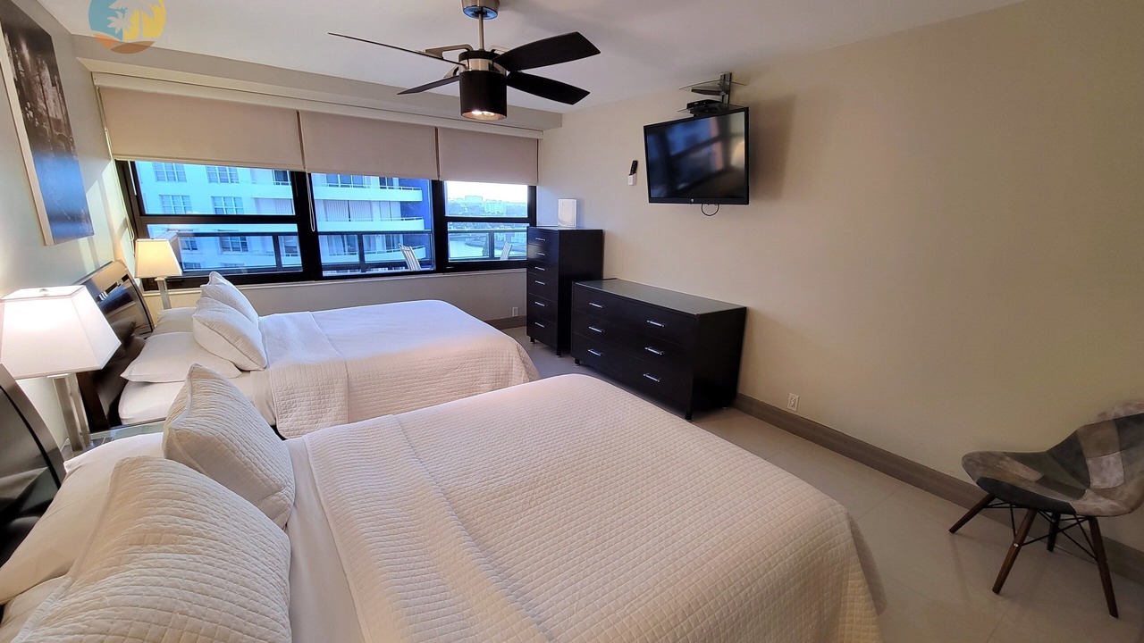 Photo of Bedroom in Mid Beach