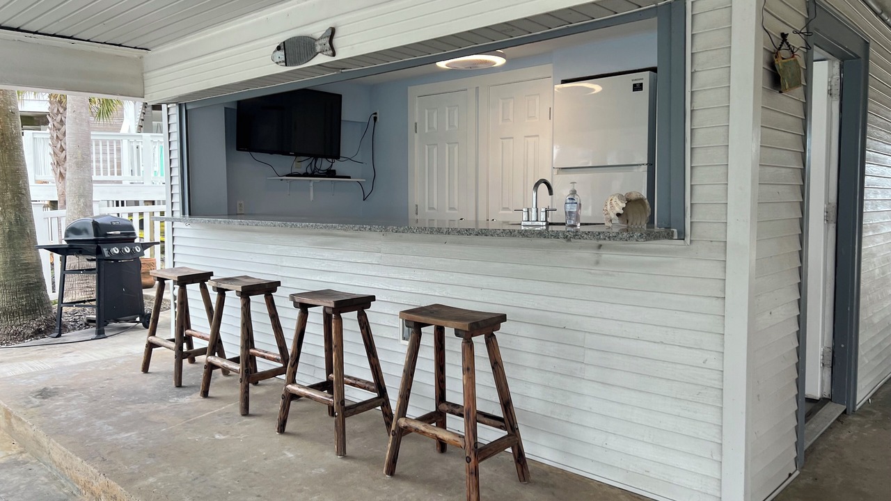 Photo of Patio Balcony in Jamaica Beach