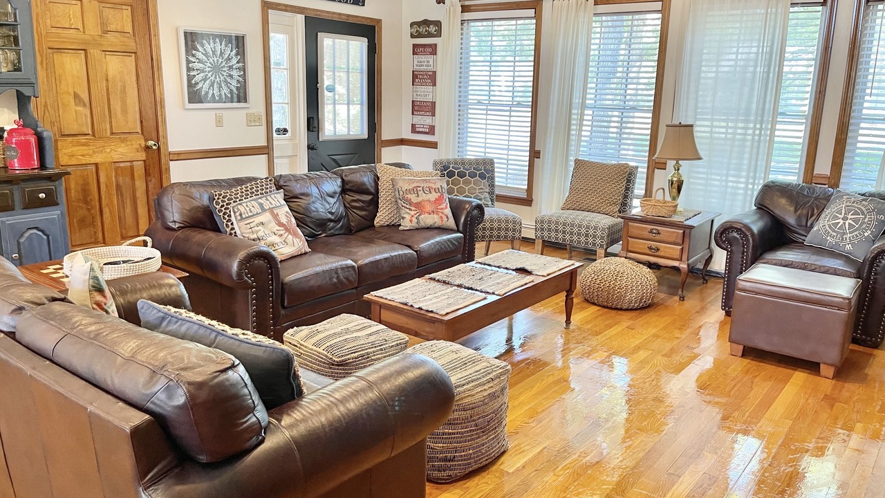 Photo of Livingroom in Northwest Harwich