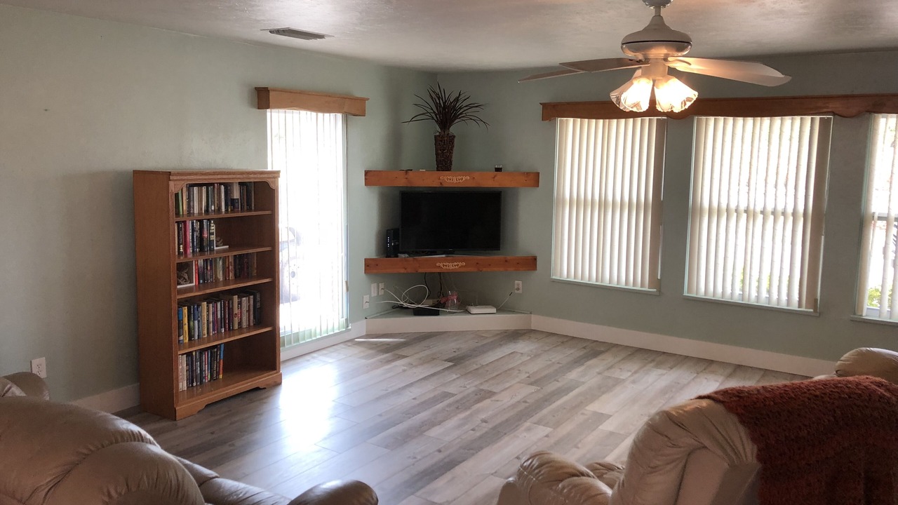 Photo of Livingroom in Highland