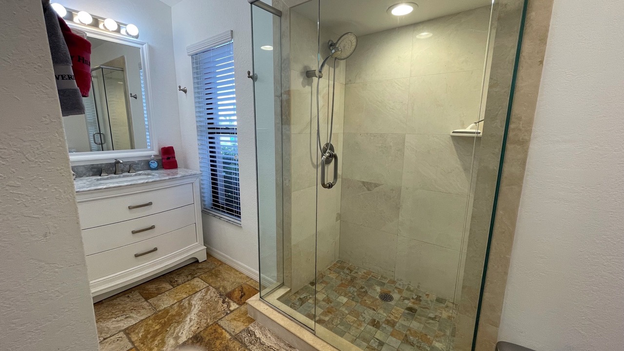 Photo of Bathroom in Pelican
