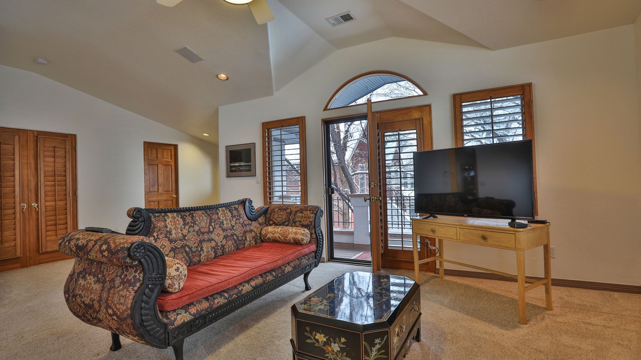 Photo of Livingroom in University Park