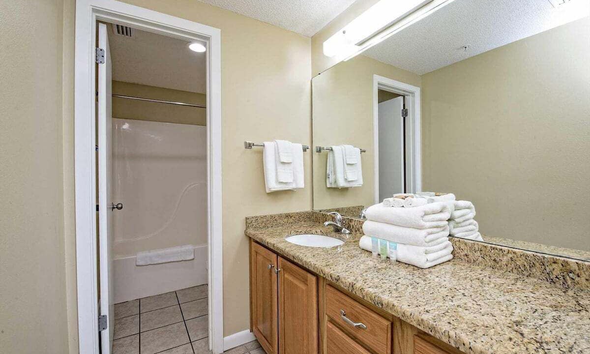 Photo of Bathroom in Orange Beach East