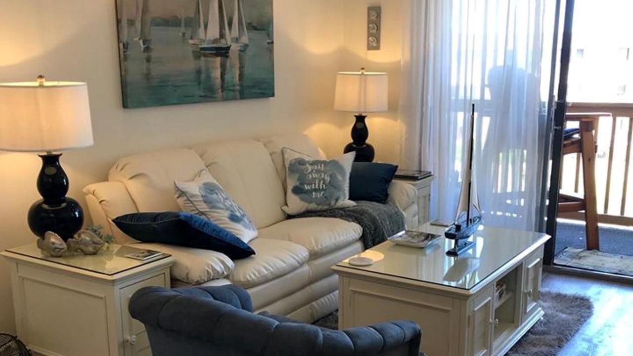 Photo of Livingroom in Folly Field