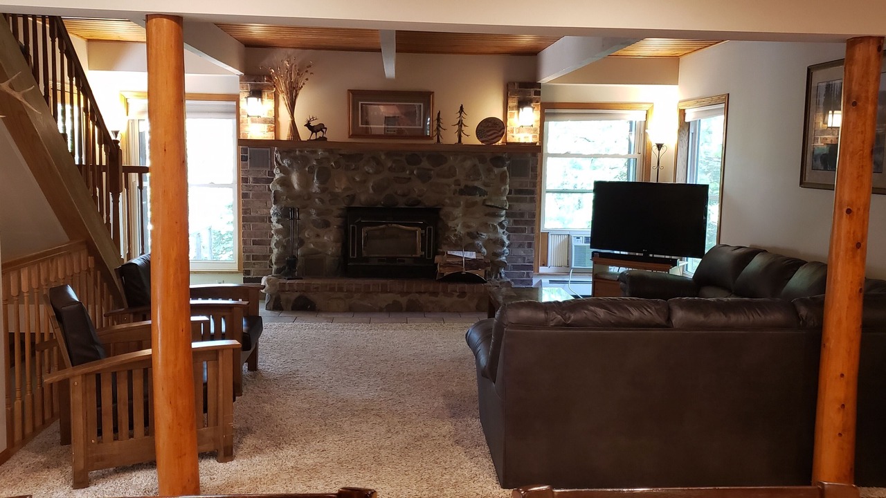 Photo of Livingroom in Eagle River