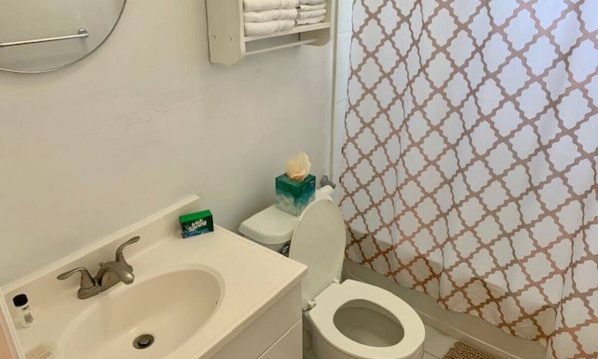 Photo of Bathroom in West Bay