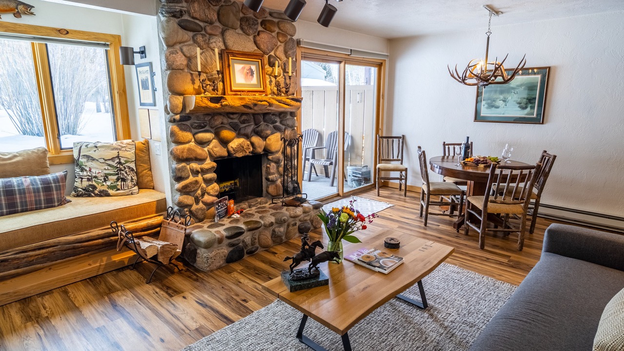 Photo of Livingroom in Teton Pines