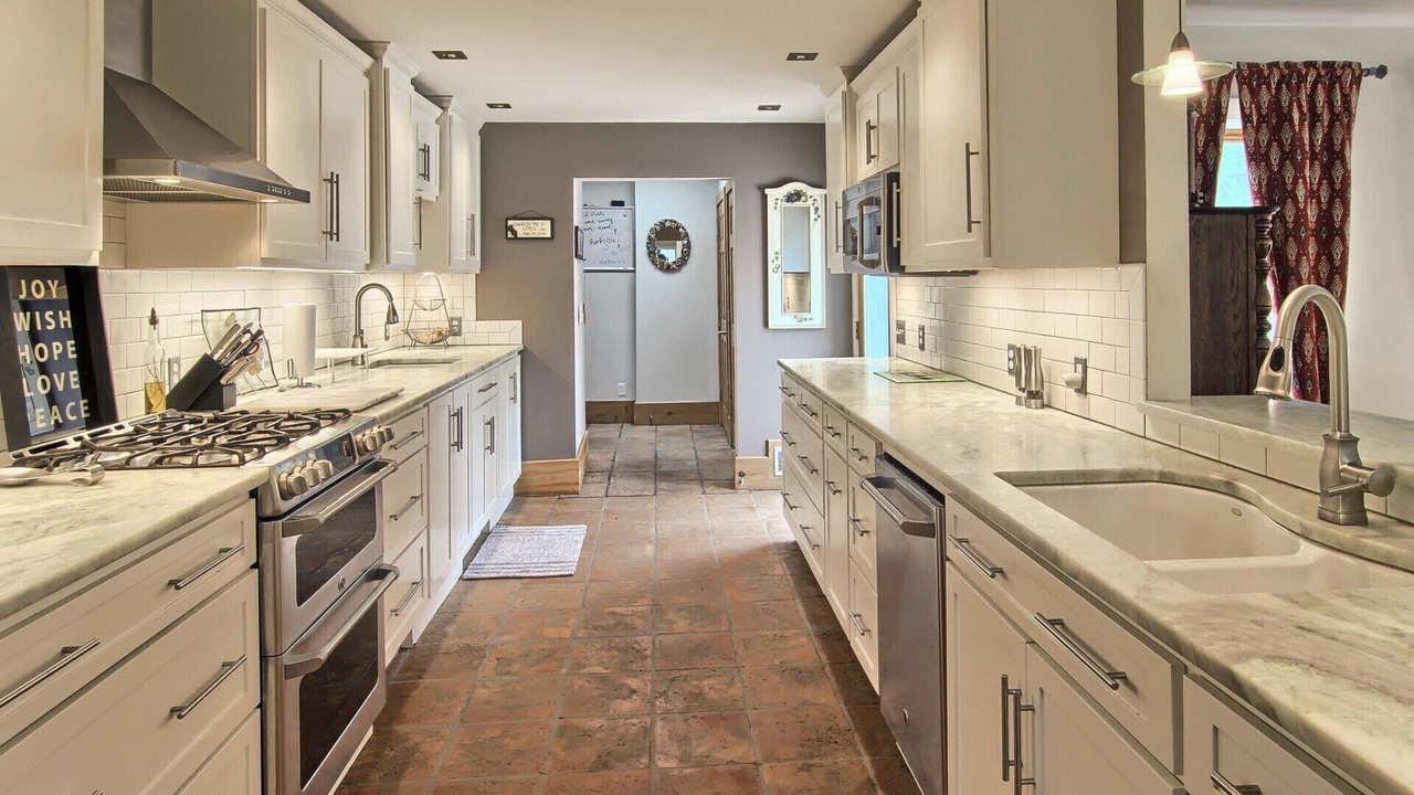 Photo of Kitchen in Glen Arbor