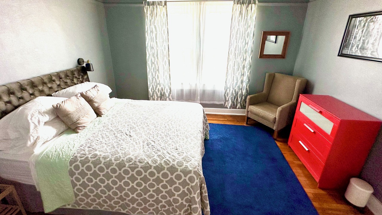 Photo of Bedroom in Mid-City