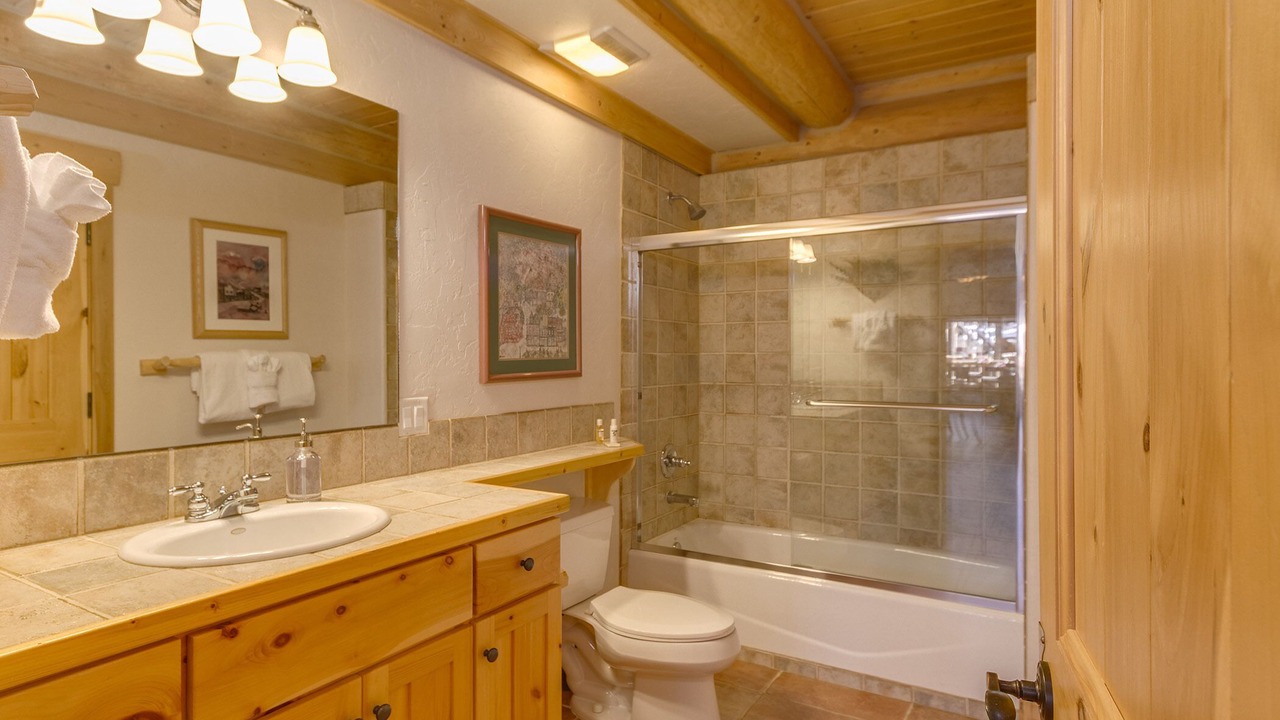 Photo of Bathroom in Boulder Ridge