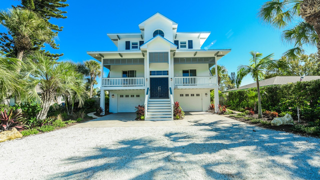 Photo of Others in Anna Maria