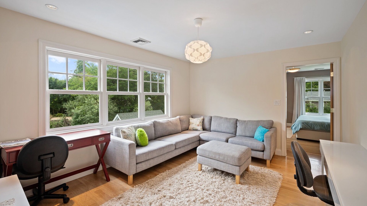 Photo of Livingroom in East Hampton North