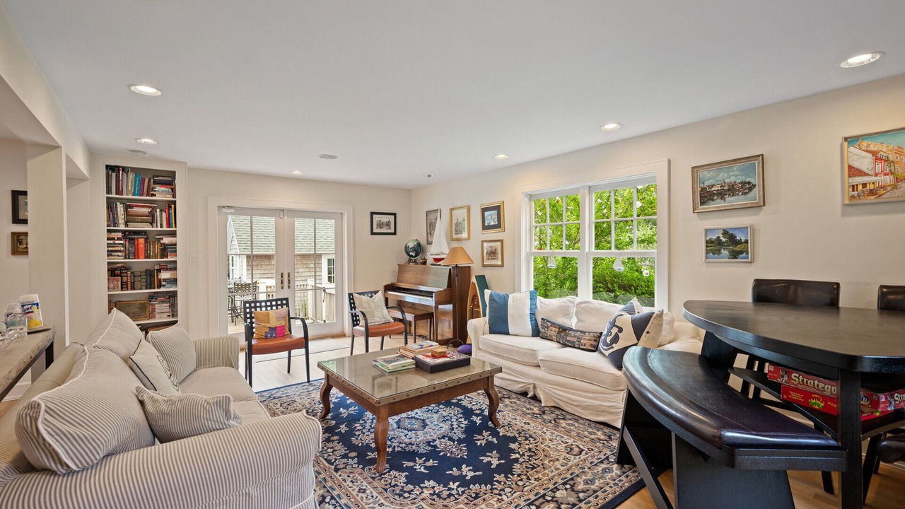 Photo of Livingroom in East Hampton North