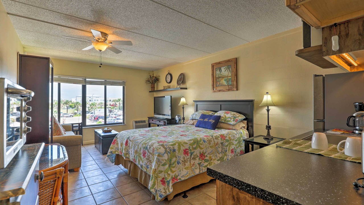 Photo of Bedroom in Crescent Beach