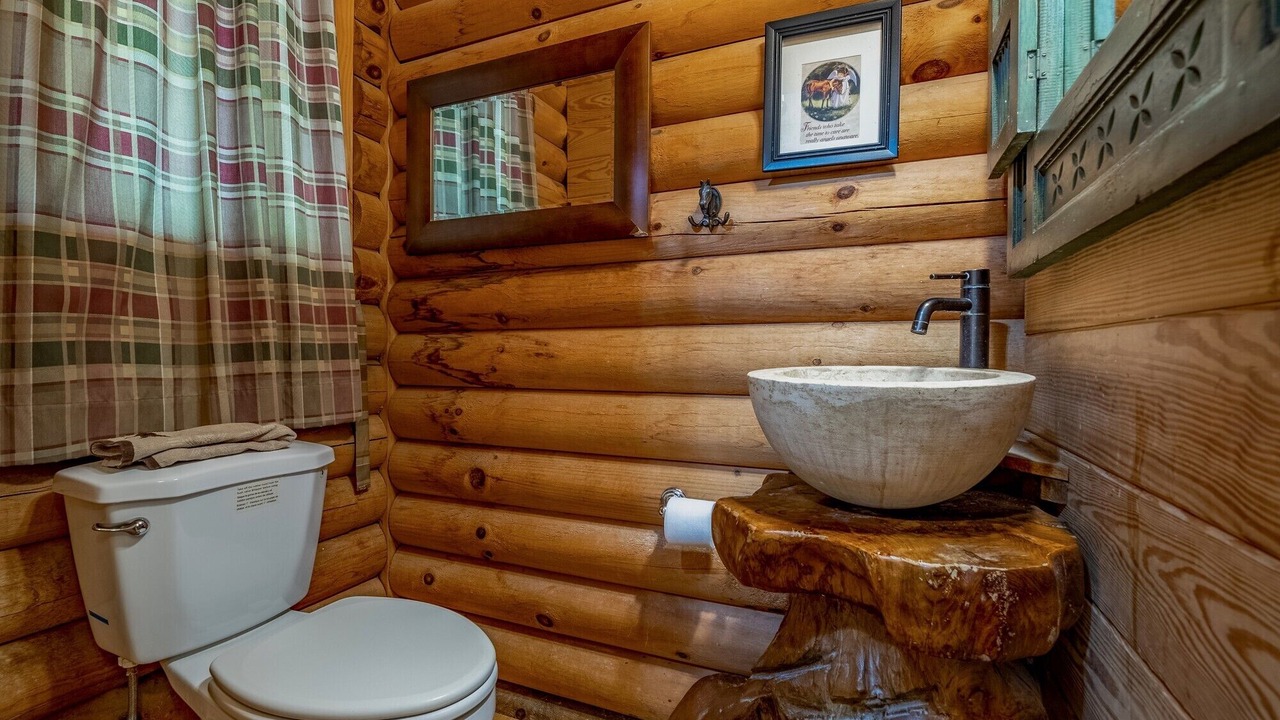 Photo of Bathroom in Chickamauga