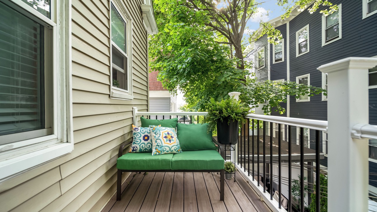 Photo of Patio Balcony in Meeting House Hill