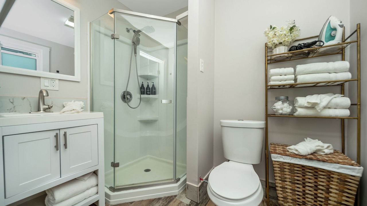 Photo of Bathroom in Meeting House Hill