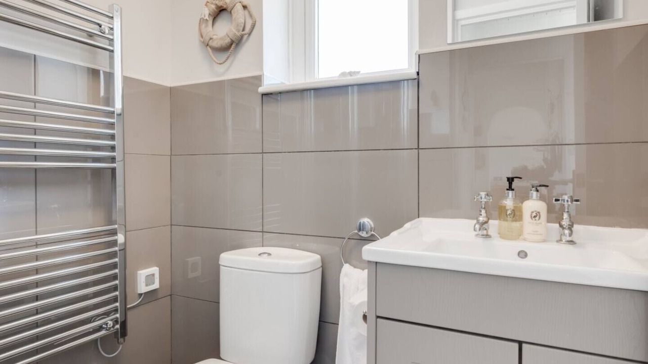 Photo of Bathroom in Hope-Cove